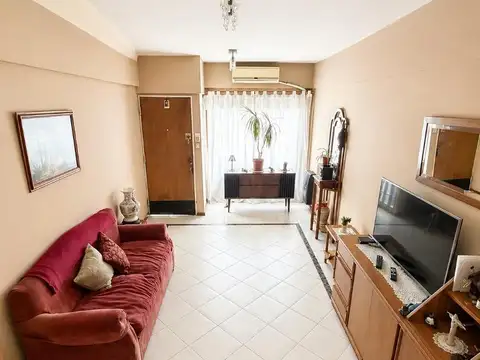 TRIPLEX EN COGHLAN CON PATIO, TERRAZA Y COCHERA CUBIERTA