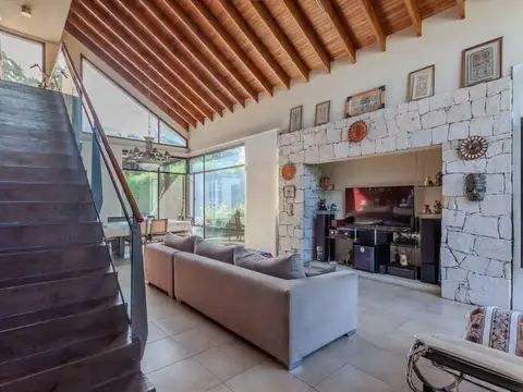 Casa 4 ambientes con 3 baños