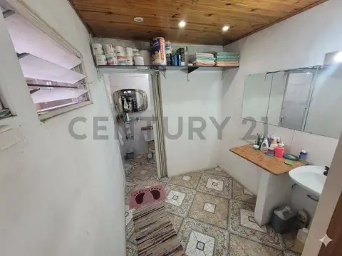 Casa 5 ambientes con 1 baño