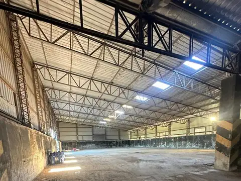 Venta depósitos y gran terreno Fray Bentos