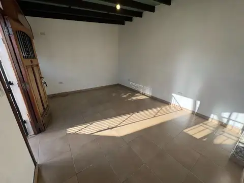 Monoambiente con patio en alquiler en Jose Marmol