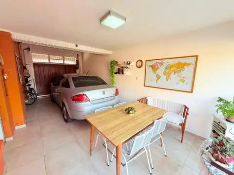 Casa 5 ambientes con 2 baños