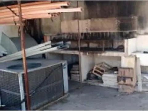 Galpón impec en doble fte y 3 pisos con montacarga - 2 unificados juntos o separados.