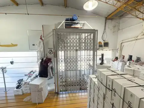 Galpon en Venta 45  mts Fondo