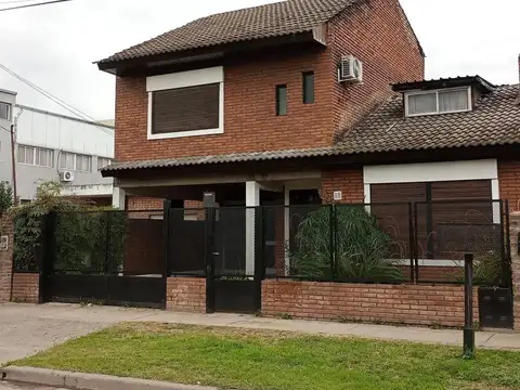 VTA CASA 5 AMB I. Maschwitz-Altillo-Cochera-Jardin