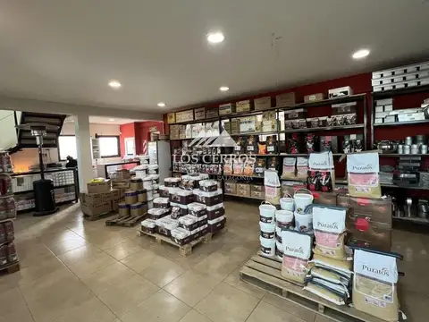 Av. Las Ardillas 725. Entre Ruta 23 y Av. Las Ardillas