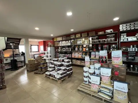 Av. Las Ardillas 725. Entre Ruta 23 y Av. Las Ardillas
