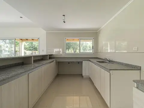 Casa en Venta al Este
