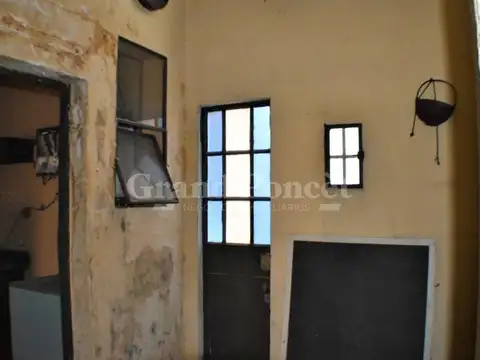 Depto Tipo Casa en Venta 90 años