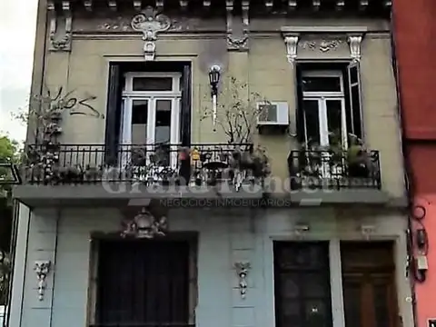 Venta PH de 5 Ambientes con 2 Patios a Reciclar