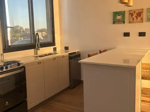 Casa en Alquiler Temporal con 2 cocheras