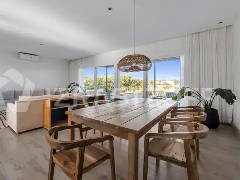 Casa en Venta en Barbarita, USD 1.450.000