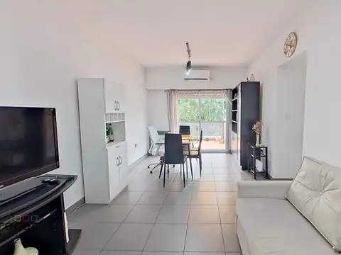 Venta Dpto 3 Ambientes Muy Luminoso con Balcón Terraza bajas expensas – 3° piso por escalera