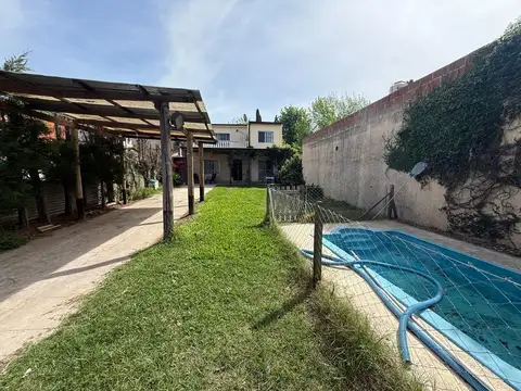 VENTA CASA 3 DORMITORIOS   SOLARES DEL NORTE APTO PRESTAMO  JARDIN PISCINA COCHERA