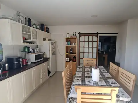 Venta 4 ambiente sobre Av. Mitre. Inmejorable ubic