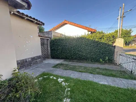 Casa 2 ambientes con 1 baño