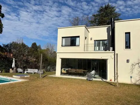 EXCELENTE PROPIEDAD EN ESQUINA