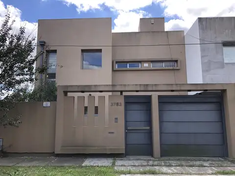 Casa -Venta - Manuel B Gonnet - 3 dormitorios