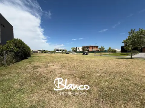 Terreno en Venta de 962,0 m2