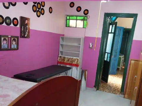 Casa 6 ambientes con 2 baños