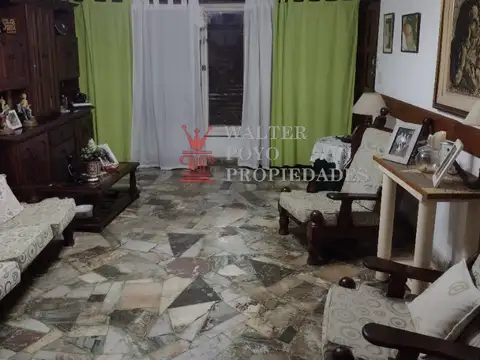 Venta casa 3 dorm, parrilla, garaje, excelente ubicacion, Ezpeleta centro.