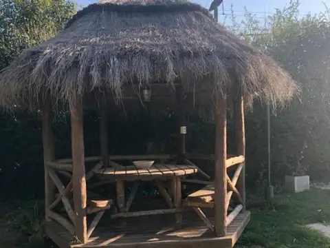 Casa Quinta en Barrio Irizar, Semi Cerrado, Pilar