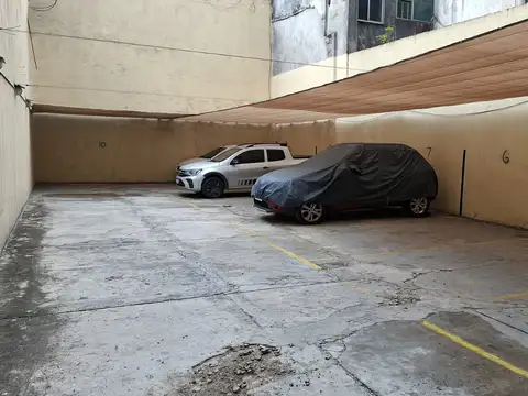 Cochera en Venta Semi cubie.