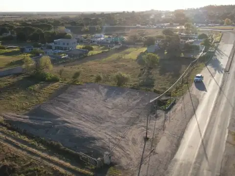 Amplio terreno nivelado, sobre ingreso a Victoria, cabecera puente,ideal para comercio o desarr...