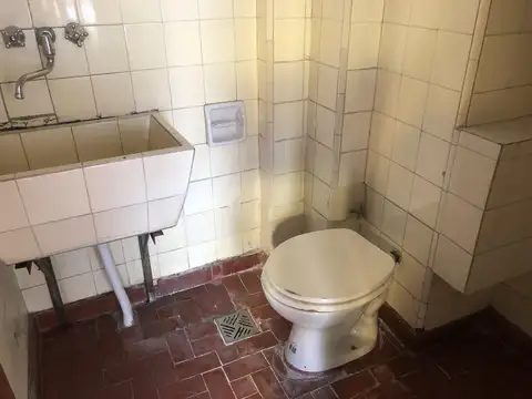 Departamento 6 ambientes con 1 baño