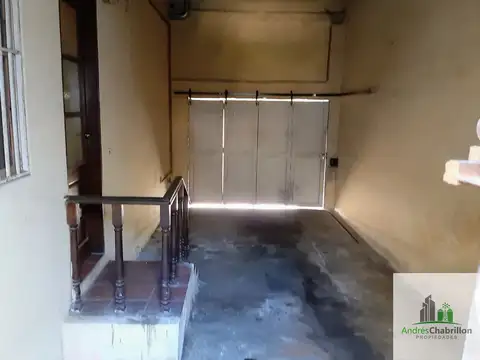 Casa funcional con patio, garage y excelente entorno verde