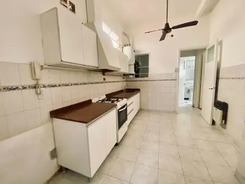 Depto Tipo Casa en Venta en Flores, USD 95.000