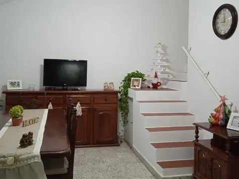 Casa 5 ambientes con 1 baño