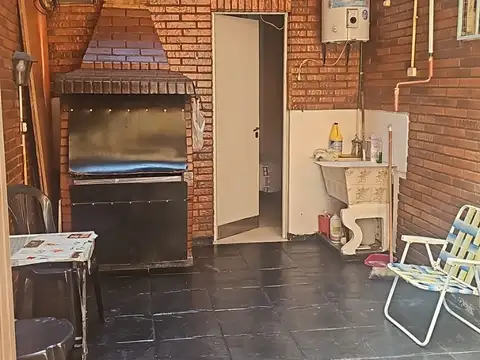 3 amb con patio, parrilla y 2 baños