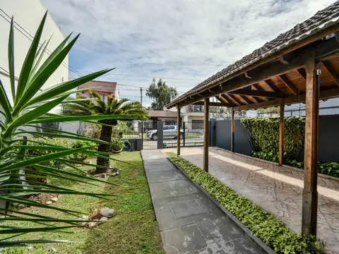 Depto Tipo Casa en Venta de 4 ambientes
