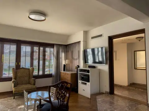 4 entre 33 y 34 100, Piso 0