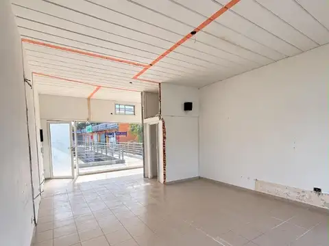 Local en Venta en Francisco Álvarez, USD 65.000
