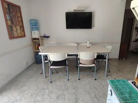 LOTE CON 2 CHALETS + DEPARTAMENTO – VENTA EN BLOCK