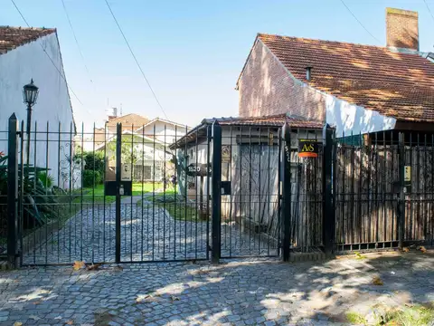 Casa de 4 ambientes con dependencia en venta en Martínez
