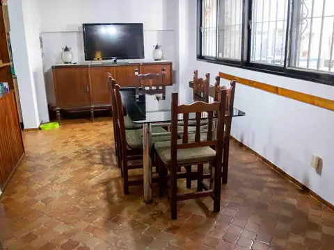 Casa 4 ambientes con 3 baños