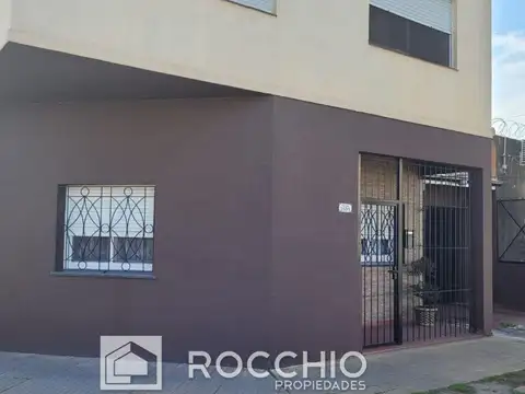 ROLDAN, BELISARIO 2599. Entre Lacroze y Echague