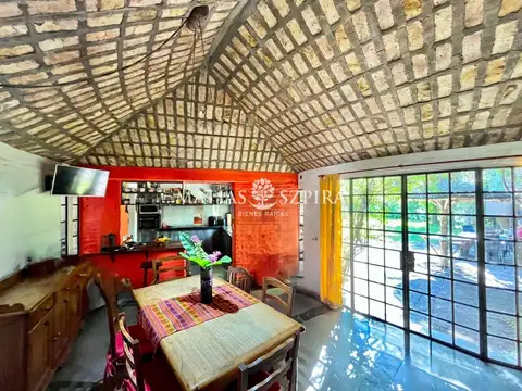 Casa en Venta con 4 cocheras