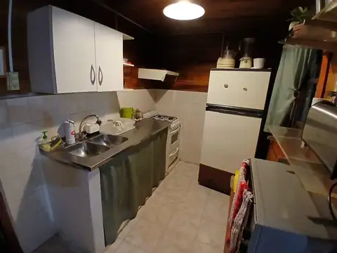 Casa 5 ambientes con 1 baño