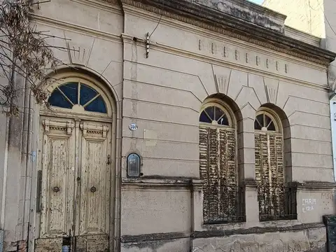 LOTE DE TERRENO CON CASA A DEMOLER B° SAN VICENTE