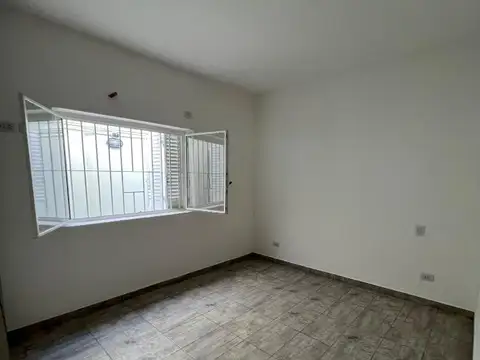 Alquiler, PH 3 amb,con cochera y patio, Lanus O. centro