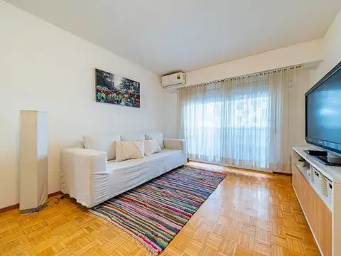 Zeballos 700