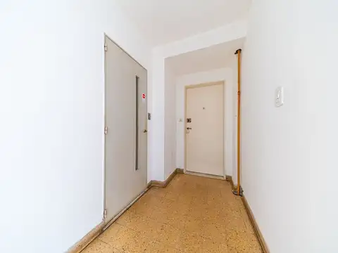DEPARTAMENTO EN VENTA ZEBALLOS AL 700