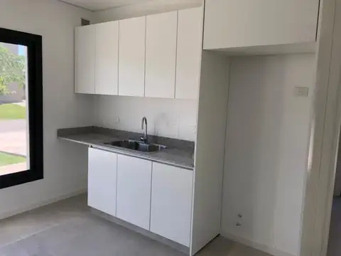 Casa en Venta en El Cantón - Barrio Puerto, USD 369.000