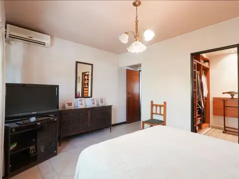 CASA EN AVELLANEDA