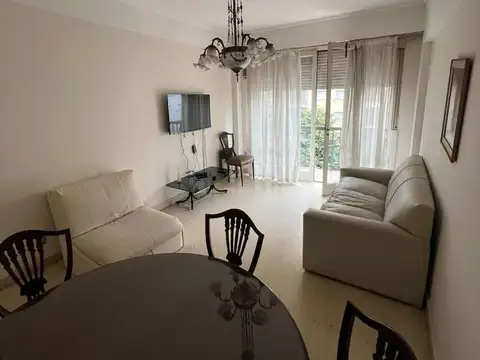 Av Colon 2100, Piso 4