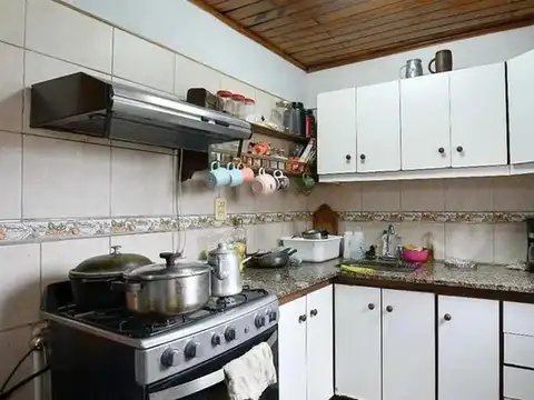 Casa 3 ambientes con 1 baño